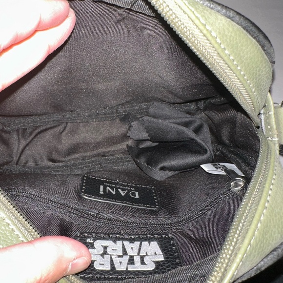 Mandalorian Grogu crossbody - Picture 5 of 5